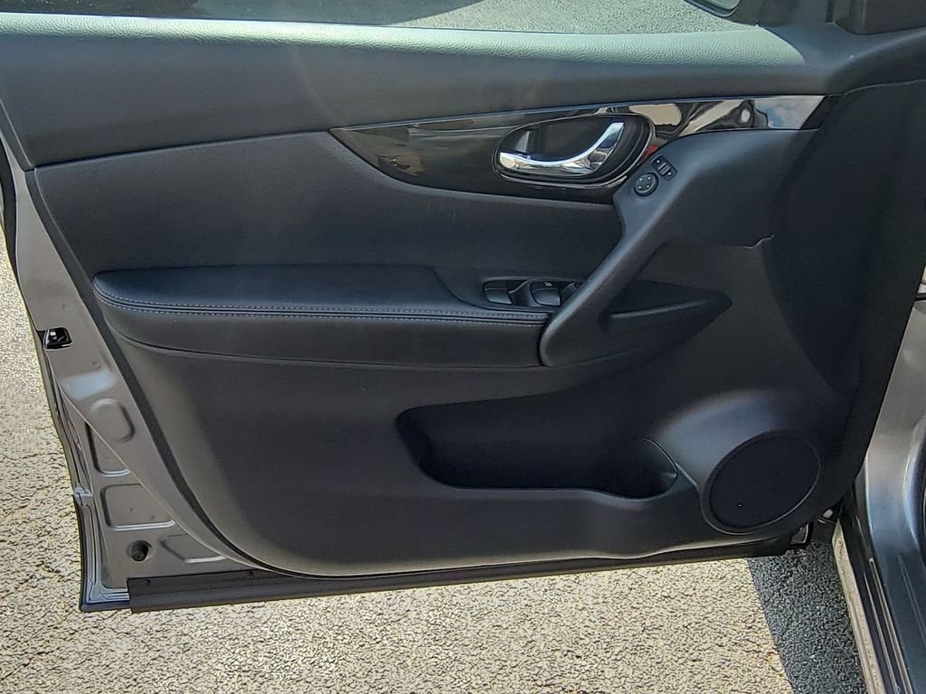 Used 2022 Nissan Rogue Sport SV FWD image 21