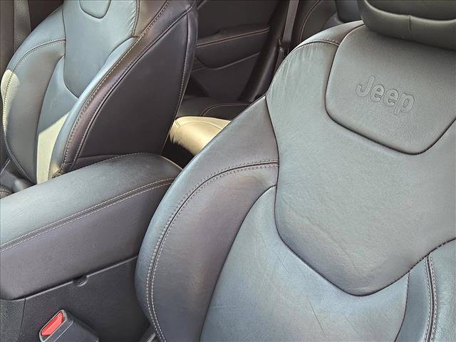 Used 2016 Jeep Cherokee High Altitude AWD/4WD image 13