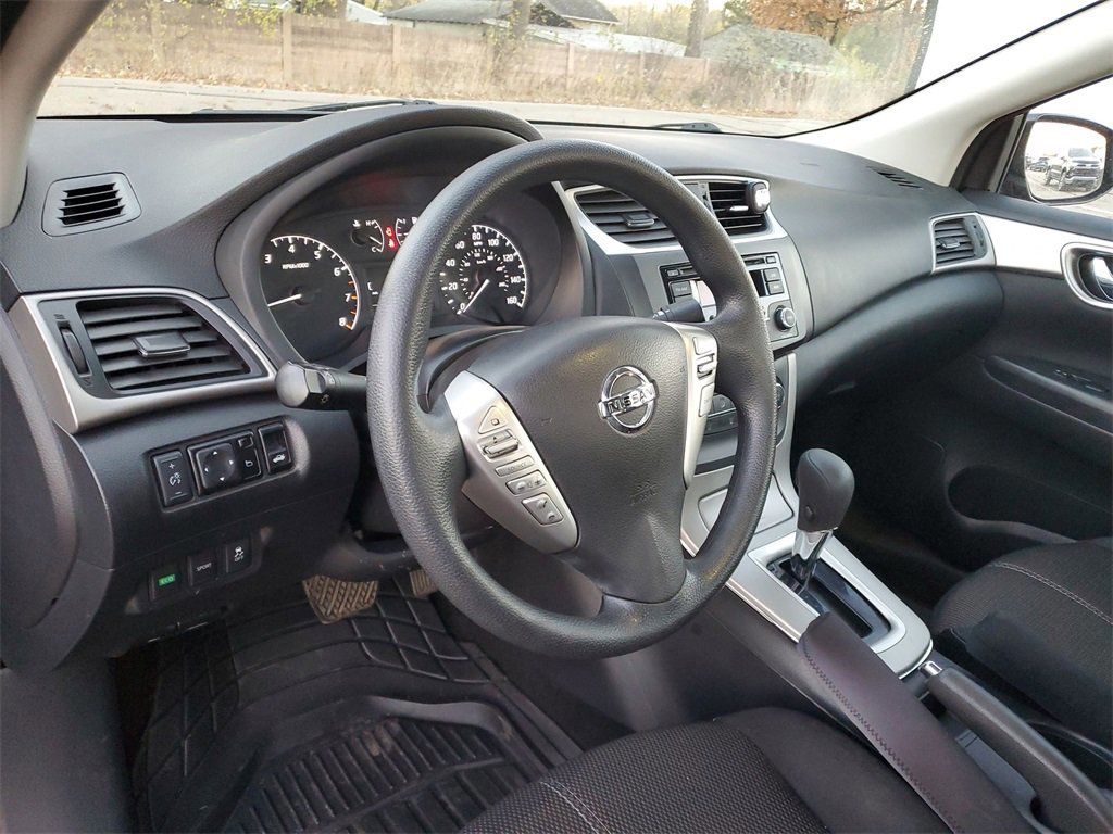 Used 2015 Nissan Sentra S image 10