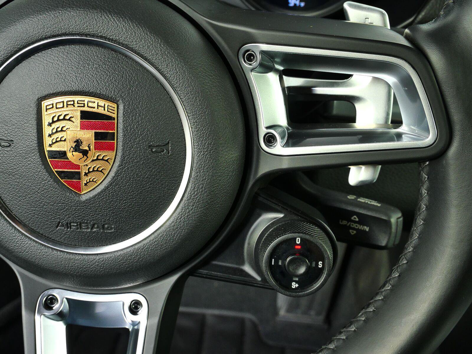 Certified 2017 Porsche 718 Boxster S RWD image 11