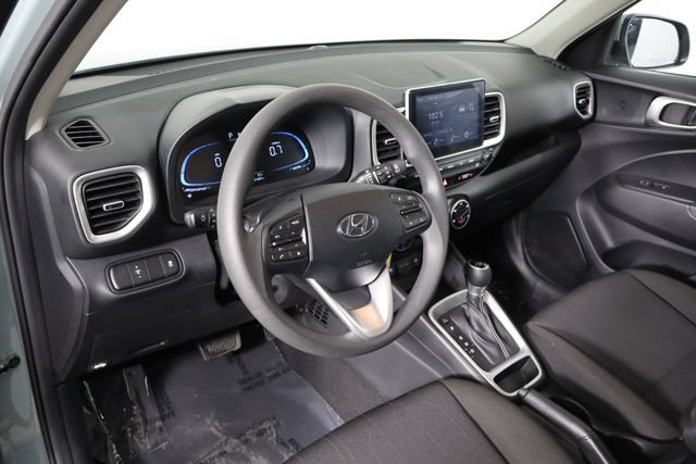 Used 2025 Hyundai Venue SE FWD image 24