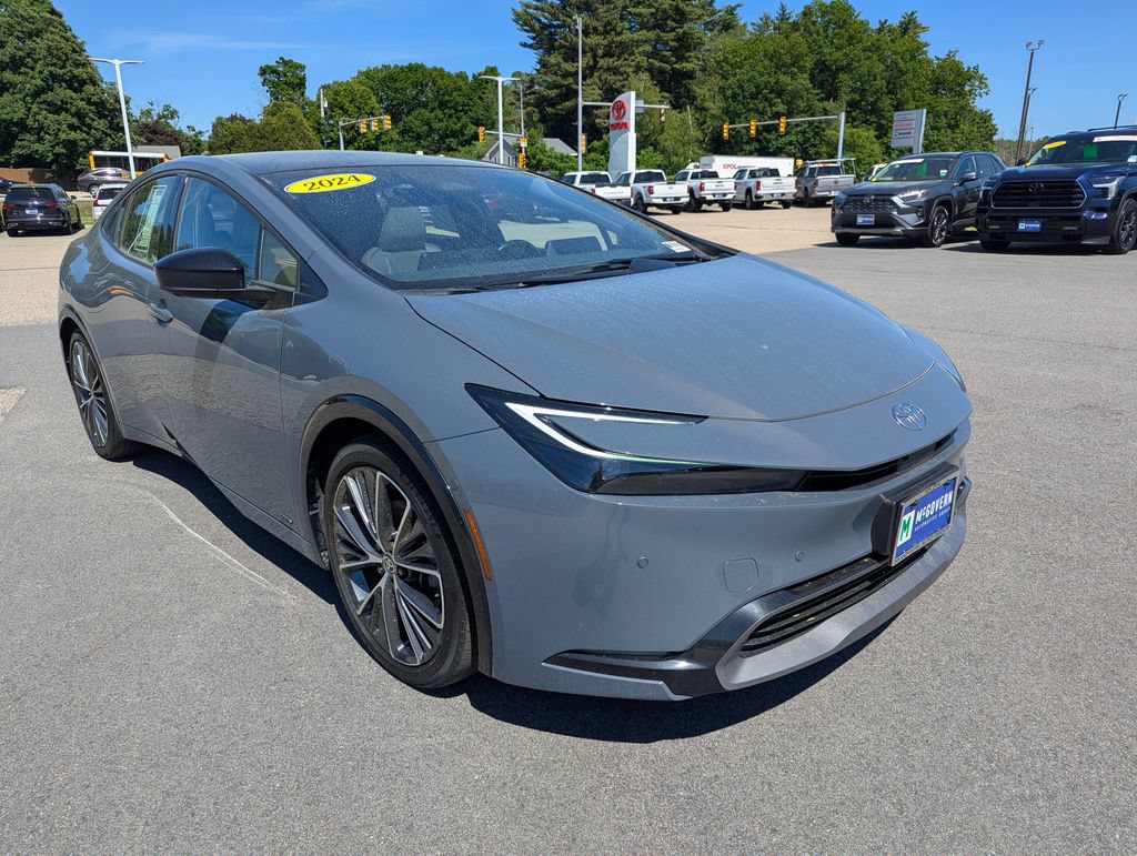 Used 2024 Toyota Prius Limited w/ Limited Premium Package AWD/4WD image 8