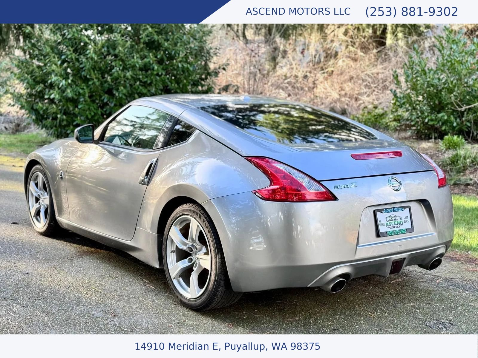 Used 2010 Nissan 370Z Touring image 3