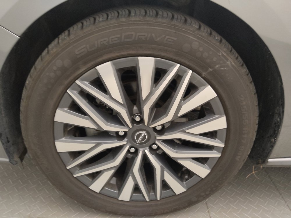 Used 2024 Nissan Altima 2.5 SV FWD image 31