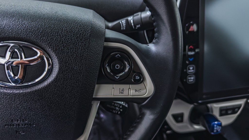 Used 2017 Toyota Prius Prime Premium image 26