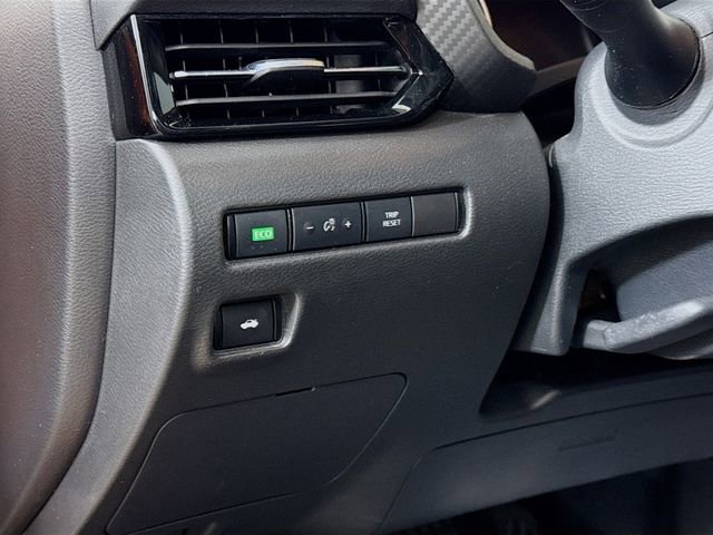 Used 2022 Nissan Sentra SR w/ SR Premium Package image 12