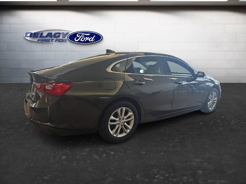 Used 2017 Chevrolet Malibu LT FWD image 7