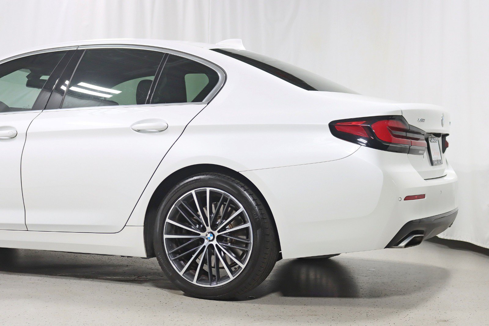 Used 2022 BMW 540i xDrive w/ Executive Package AWD/4WD image 11