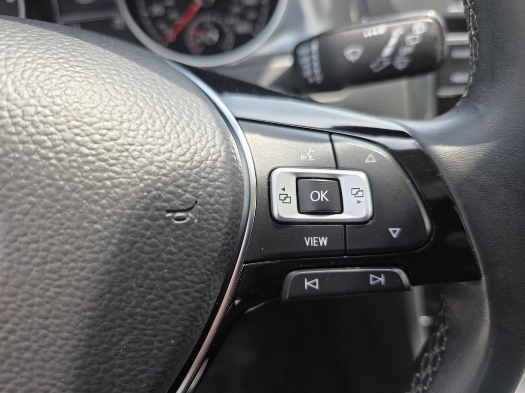 Used 2020 Volkswagen Golf 4-Door FWD image 24