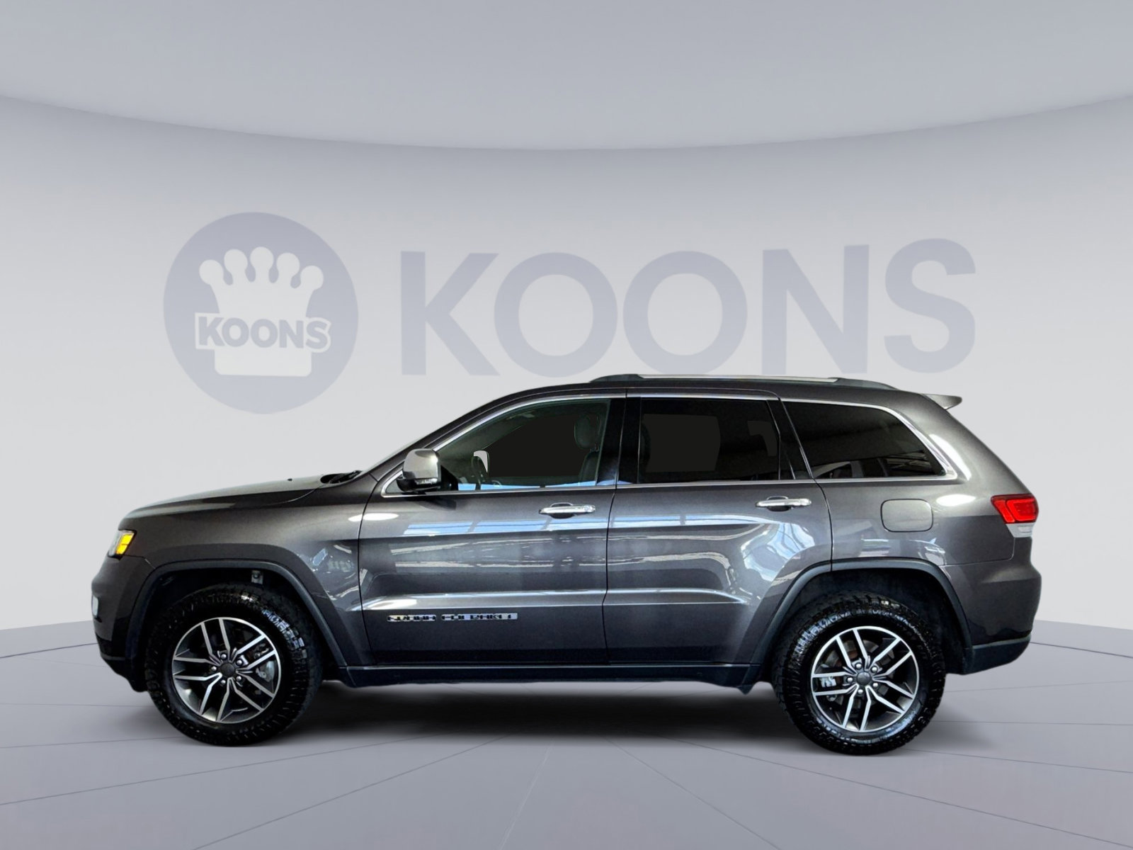 Used 2021 Jeep Grand Cherokee Limited w/ Luxury Group II AWD/4WD image 2