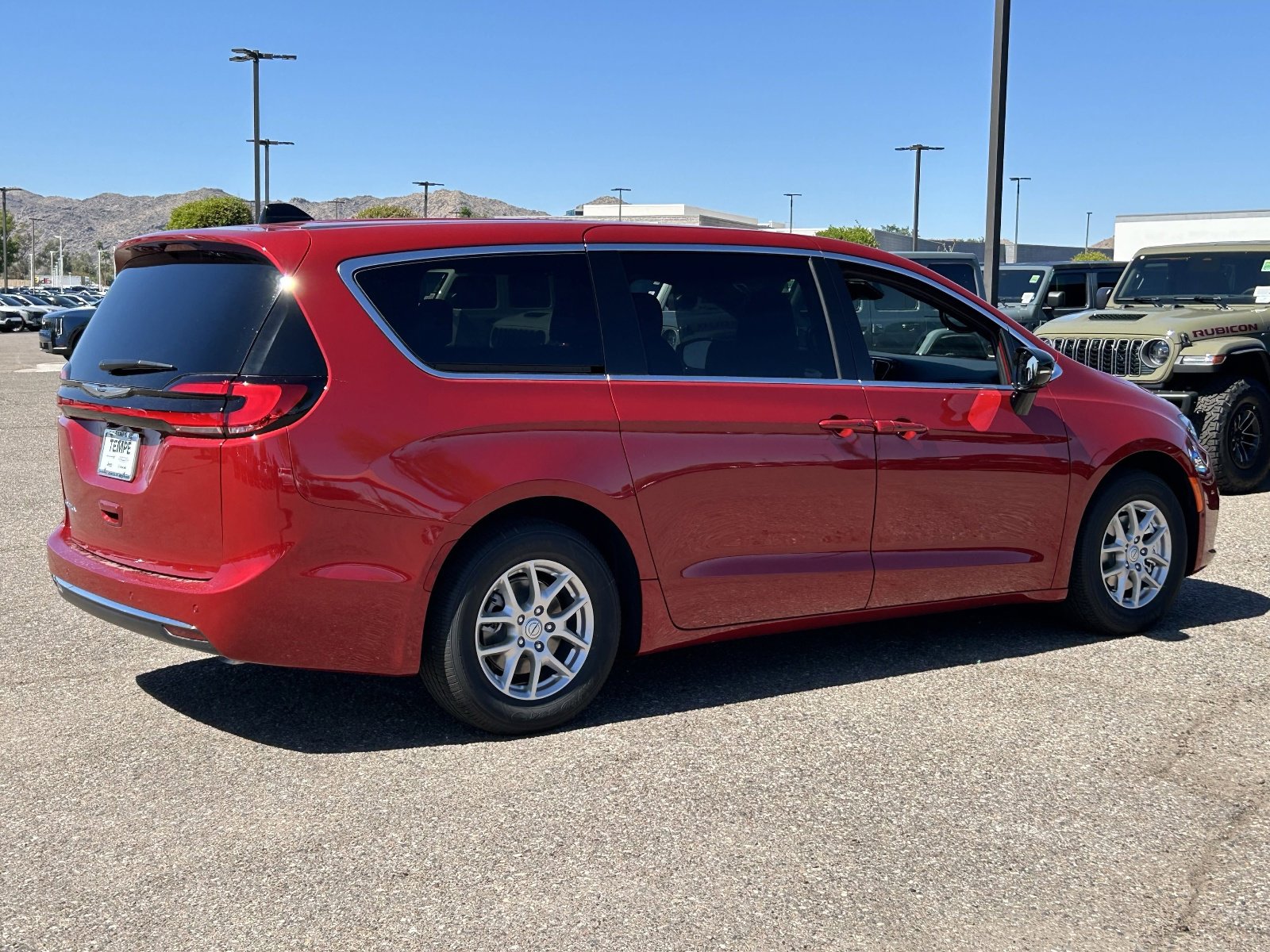 New 2026 Chrysler Pacifica Select image 4