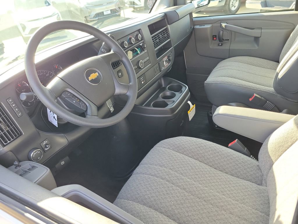 New 2026 Chevrolet Express 3500 Extended RWD image 3