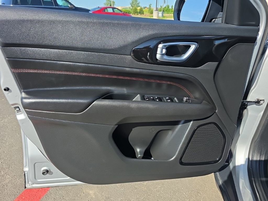 Used 2026 Jeep Compass Trailhawk AWD/4WD image 9