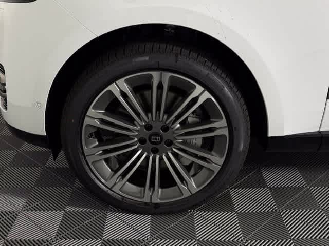 New 2027 Land Rover Range Rover Long Wheelbase SE AWD/4WD image 11