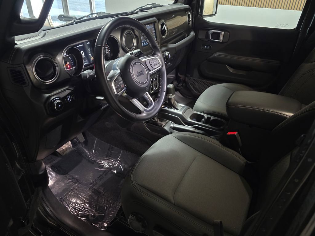 Used 2021 Jeep Wrangler Unlimited Sahara AWD/4WD image 12