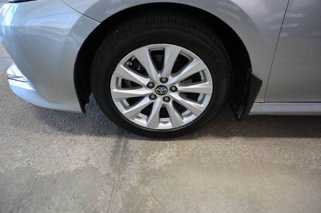 Used 2019 Toyota Camry LE FWD image 28