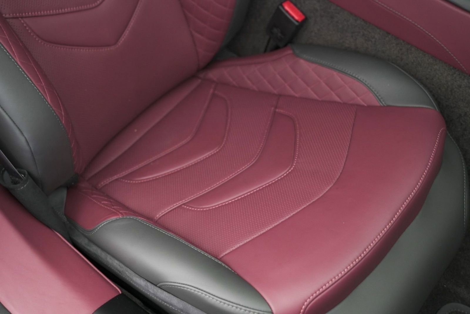 Used 2023 Aston Martin DBS Coupe RWD image 35