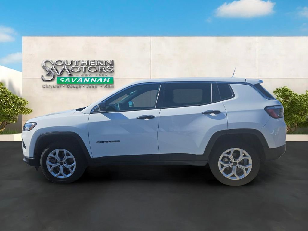 Used 2025 Jeep Compass Sport AWD/4WD image 2