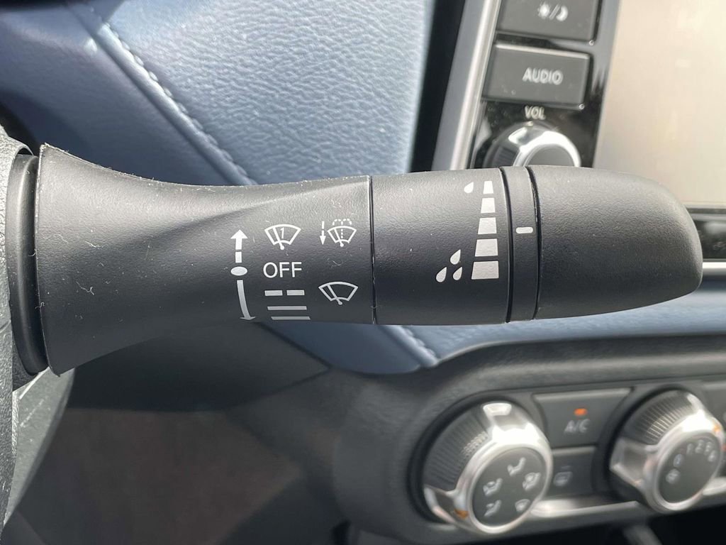 Used 2025 Nissan Versa SV w/ Trunk Package image 21