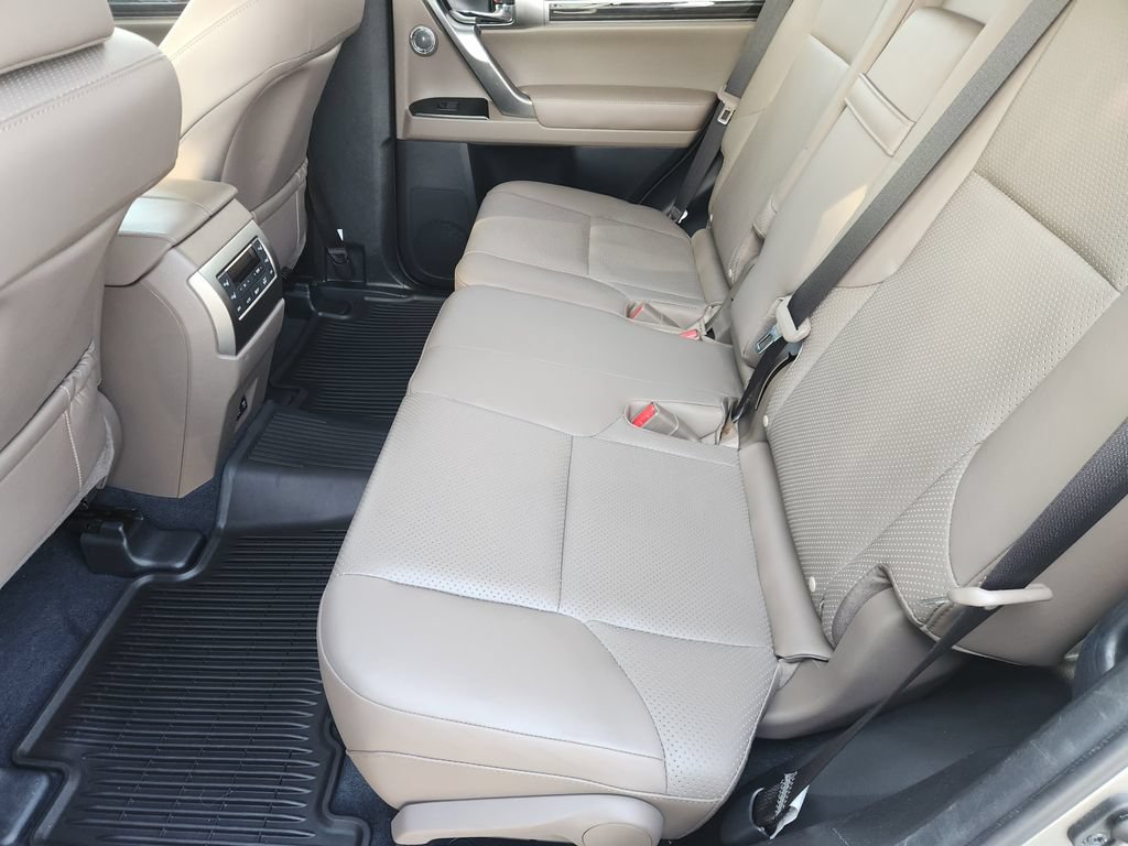 Certified 2023 Lexus GX 460 Luxury w/ Accessory Package AWD/4WD image 31