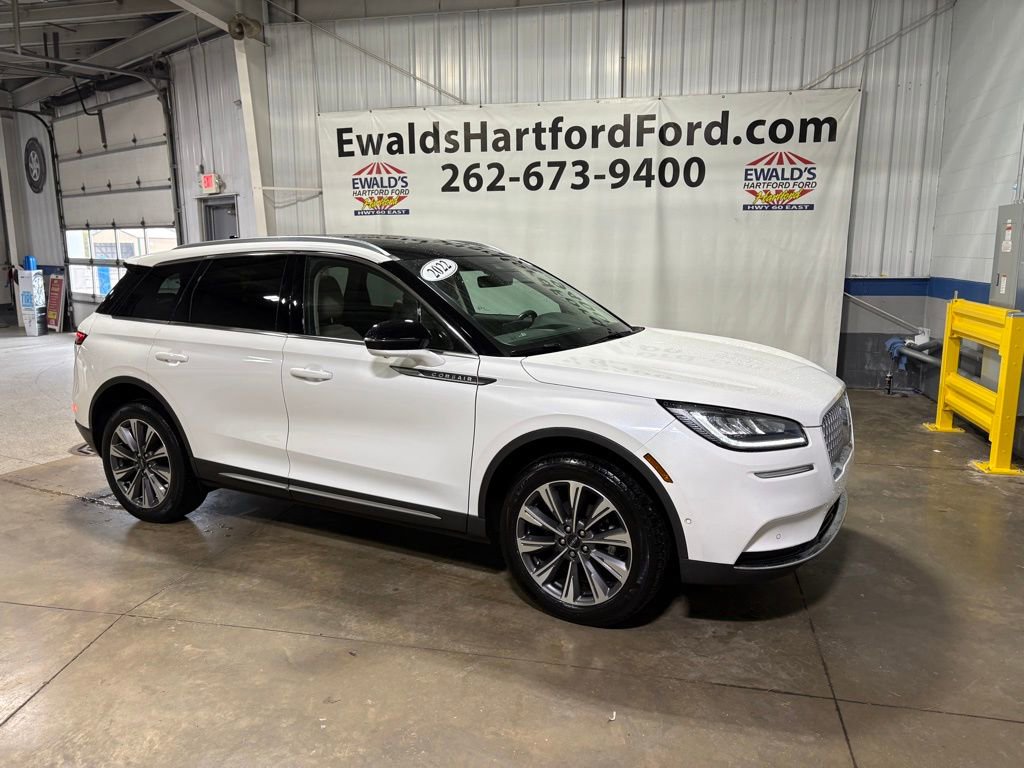 Used 2022 Lincoln Corsair Reserve w/ Equipment Group 201A AWD/4WD image 2