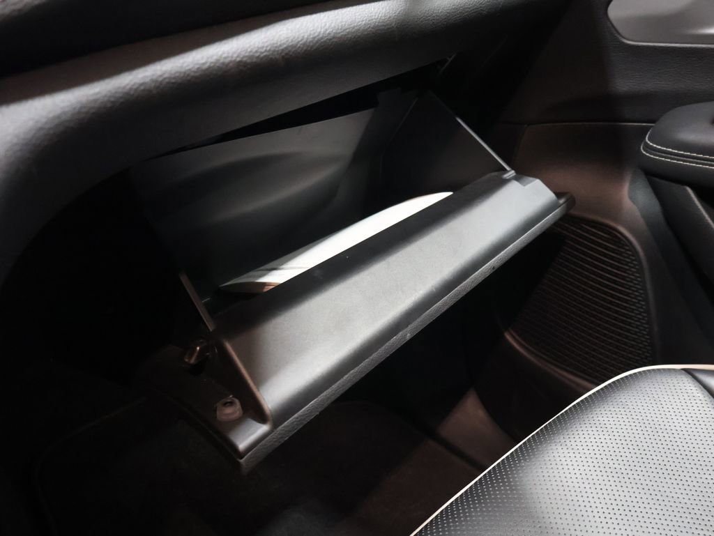 Certified 2025 Chrysler Pacifica Limited image 39