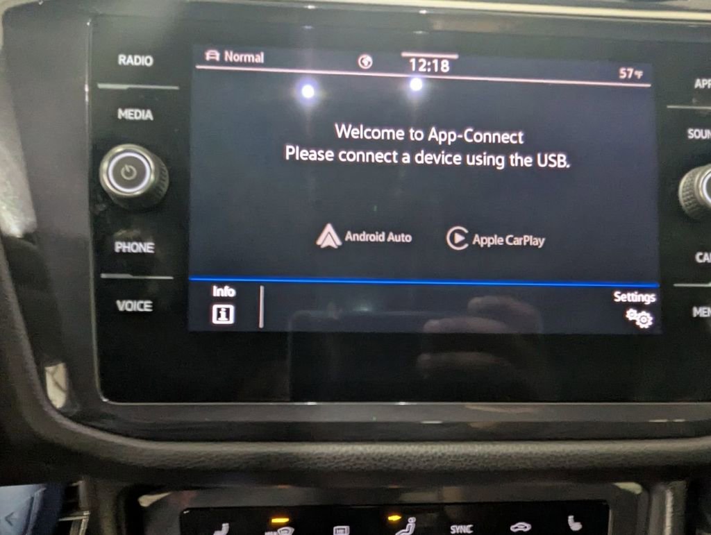 Used 2024 Volkswagen Tiguan SE R-Line image 26