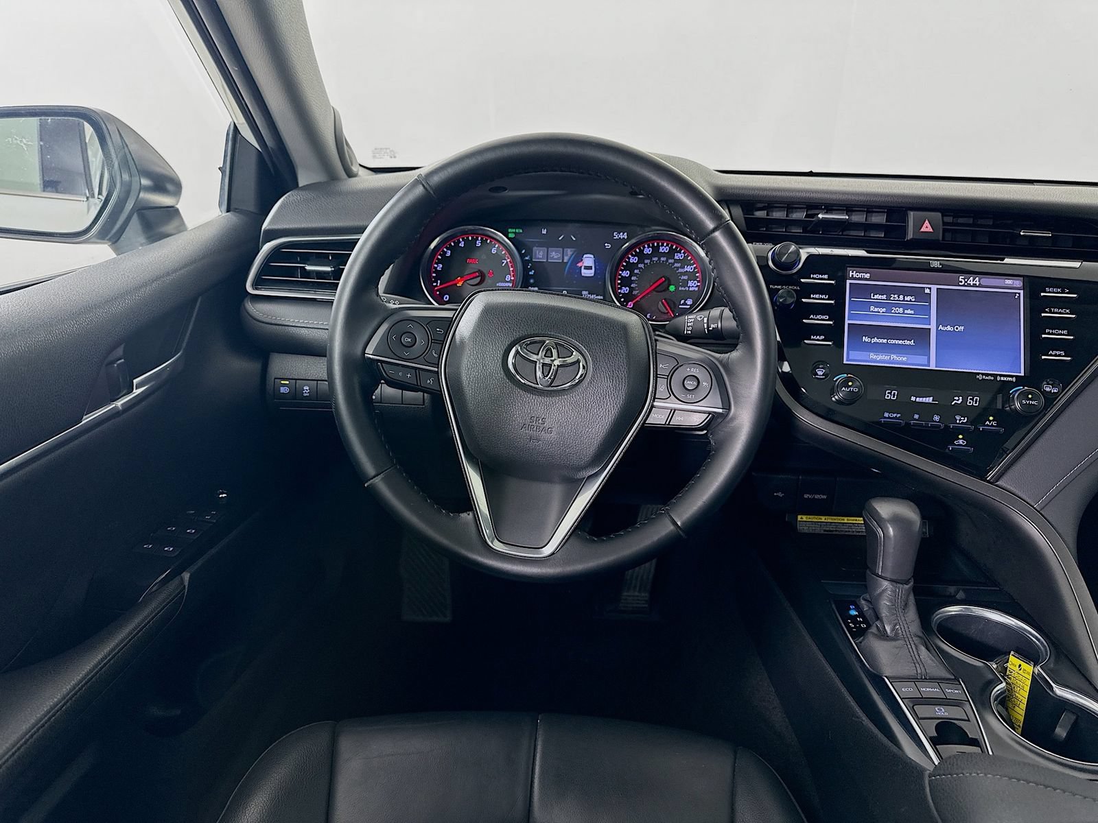 Used 2020 Toyota Camry XSE FWD image 14