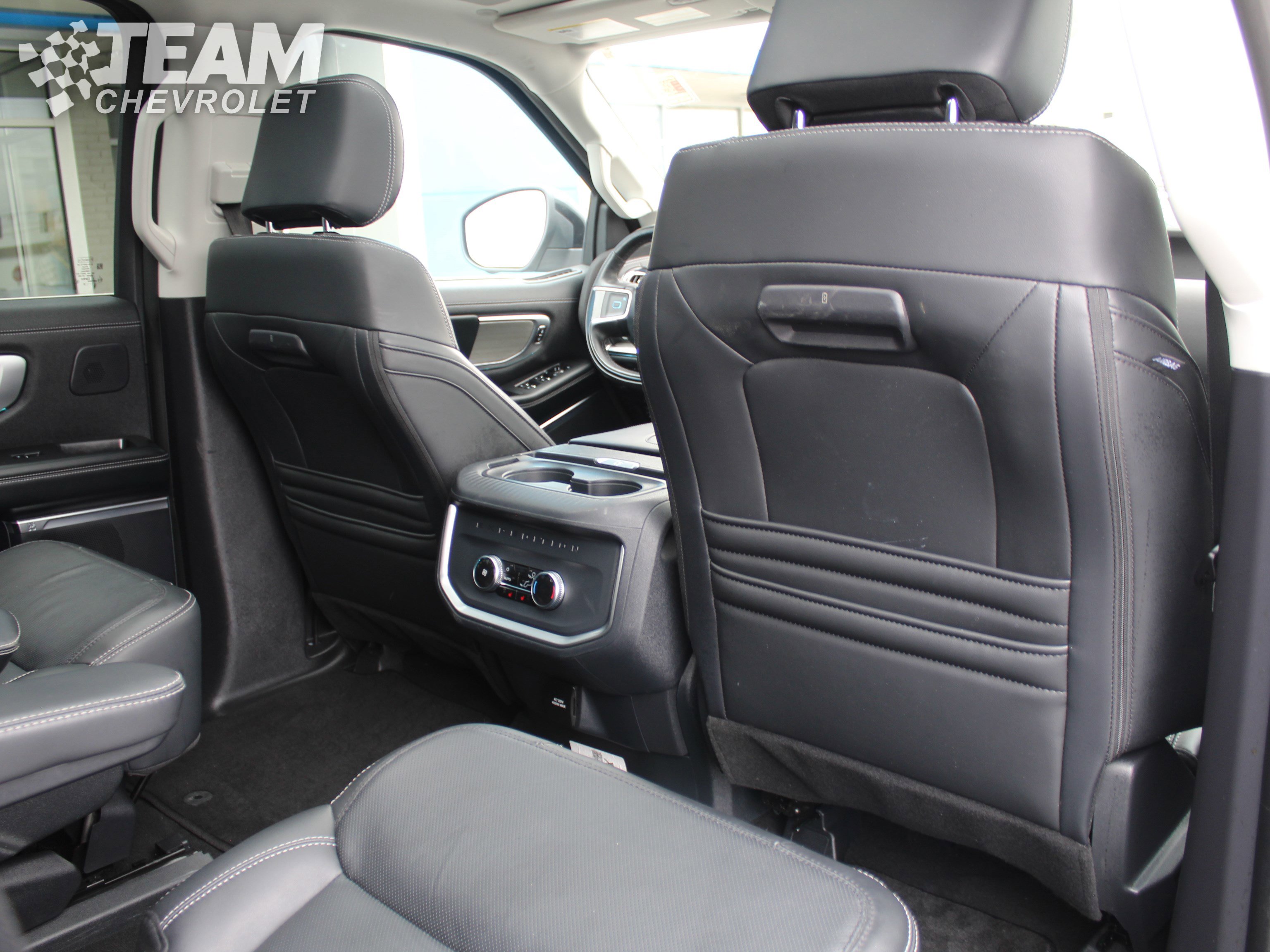 Used 2025 Ford Expedition Platinum w/ Driver's Package AWD/4WD image 28