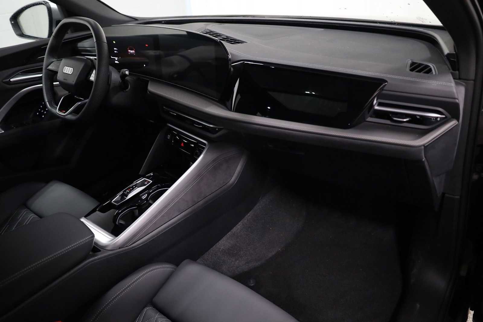 Certified 2025 Audi SQ5 Premium Plus w/ Premium Plus Package image 6