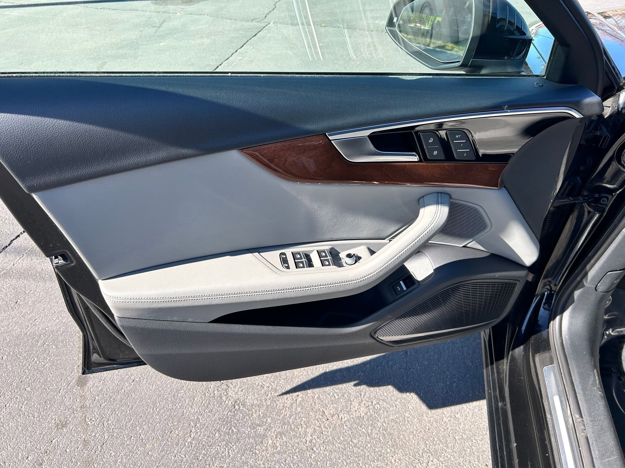 Used 2022 Audi A4 2.0T Premium Plus w/ Premium Plus Package image 9