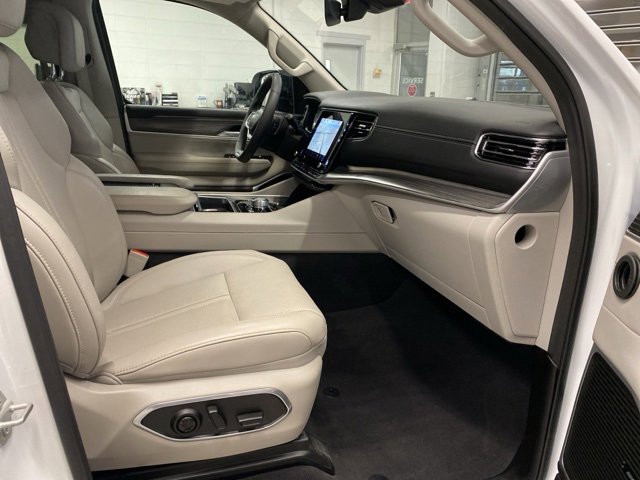 Used 2024 Jeep Wagoneer Series II image 37