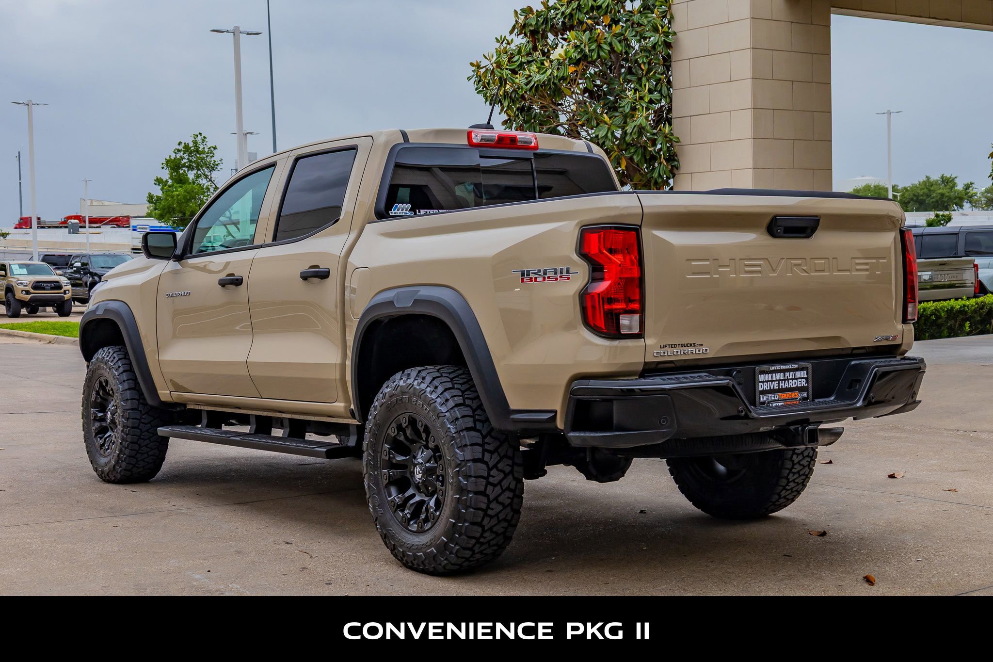 Used 2023 Chevrolet Colorado Trail Boss w/ Technology Package AWD/4WD image 7
