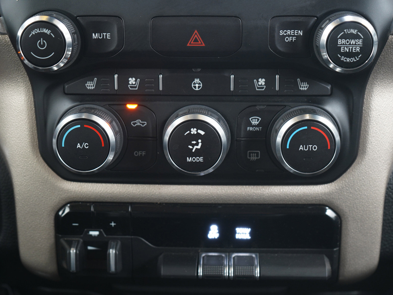 Used 2019 RAM 1500 Laramie w/ Trailer Tow Group image 16