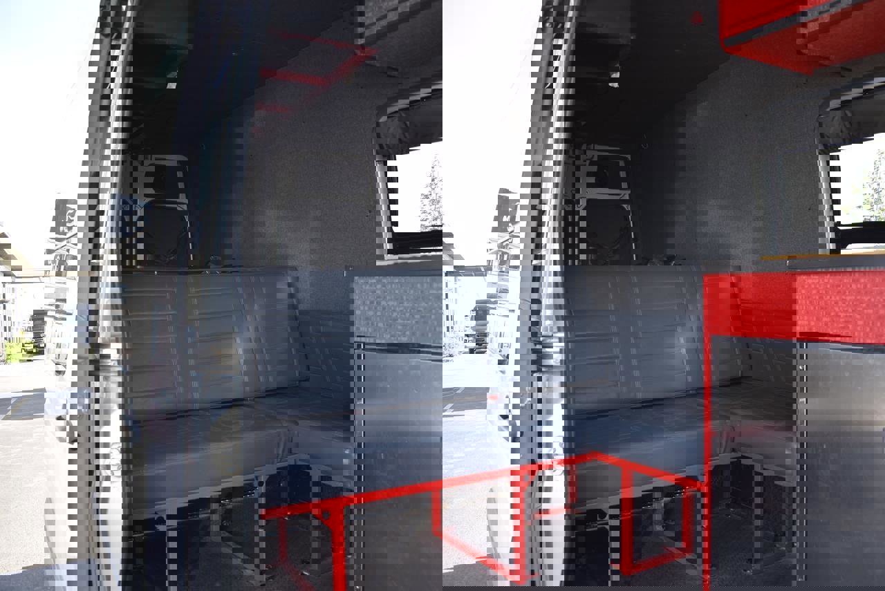 Used 2013 Mercedes-Benz Sprinter 2500 image 9