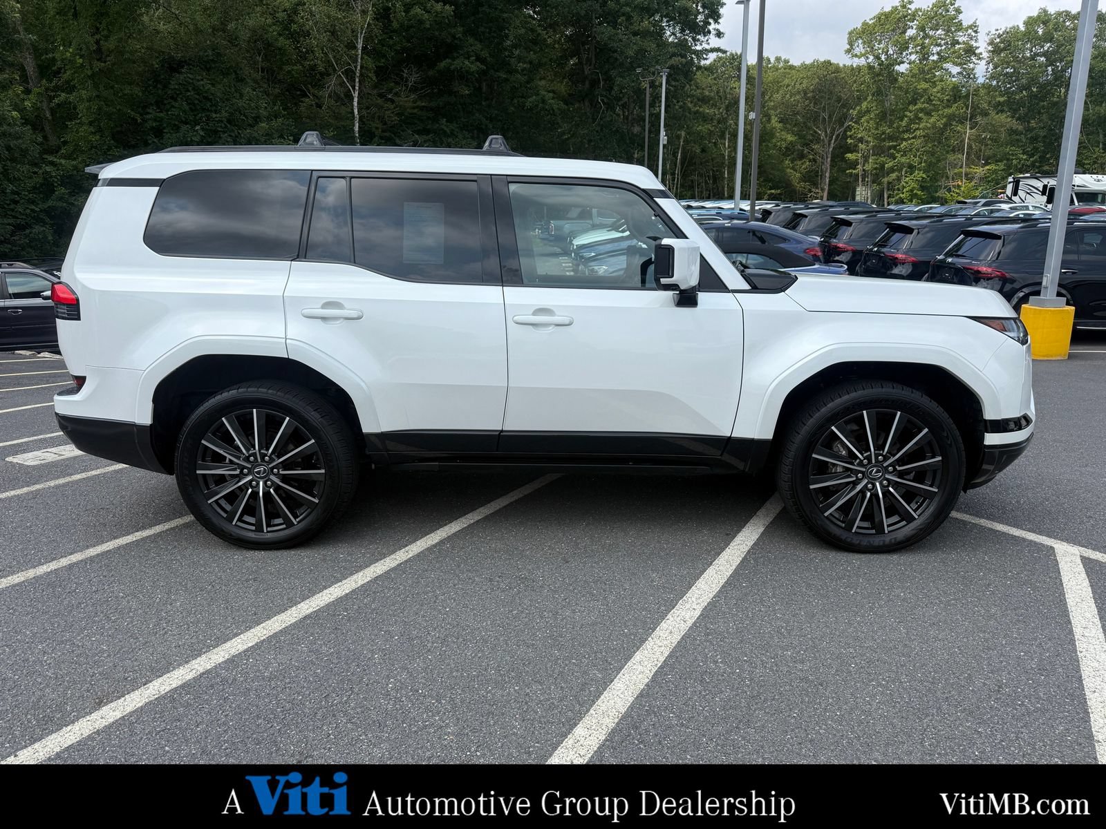 Used 2024 Lexus GX 550 w/ Accessory Package (2T) AWD/4WD image 9