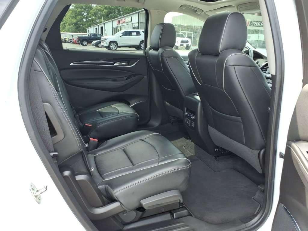 Used 2019 Buick Enclave Avenir w/ Avenir Technology Package FWD image 13