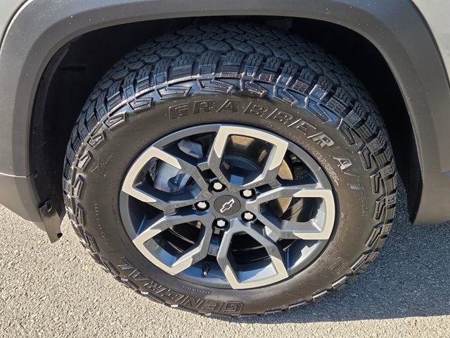 Used 2025 Chevrolet Equinox ACTIV image 19