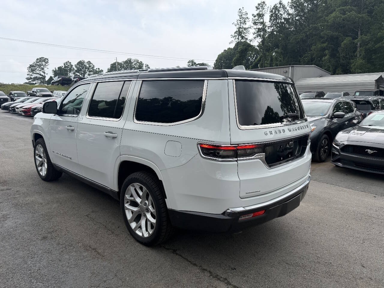 Used 2022 Jeep Grand Wagoneer Series I AWD/4WD image 10