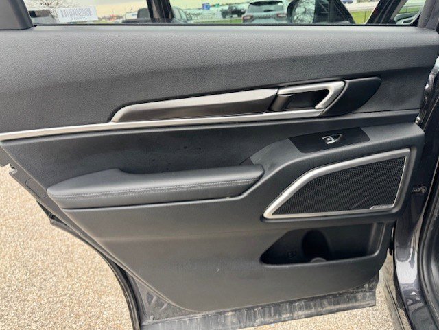 Used 2025 Kia Telluride S image 25