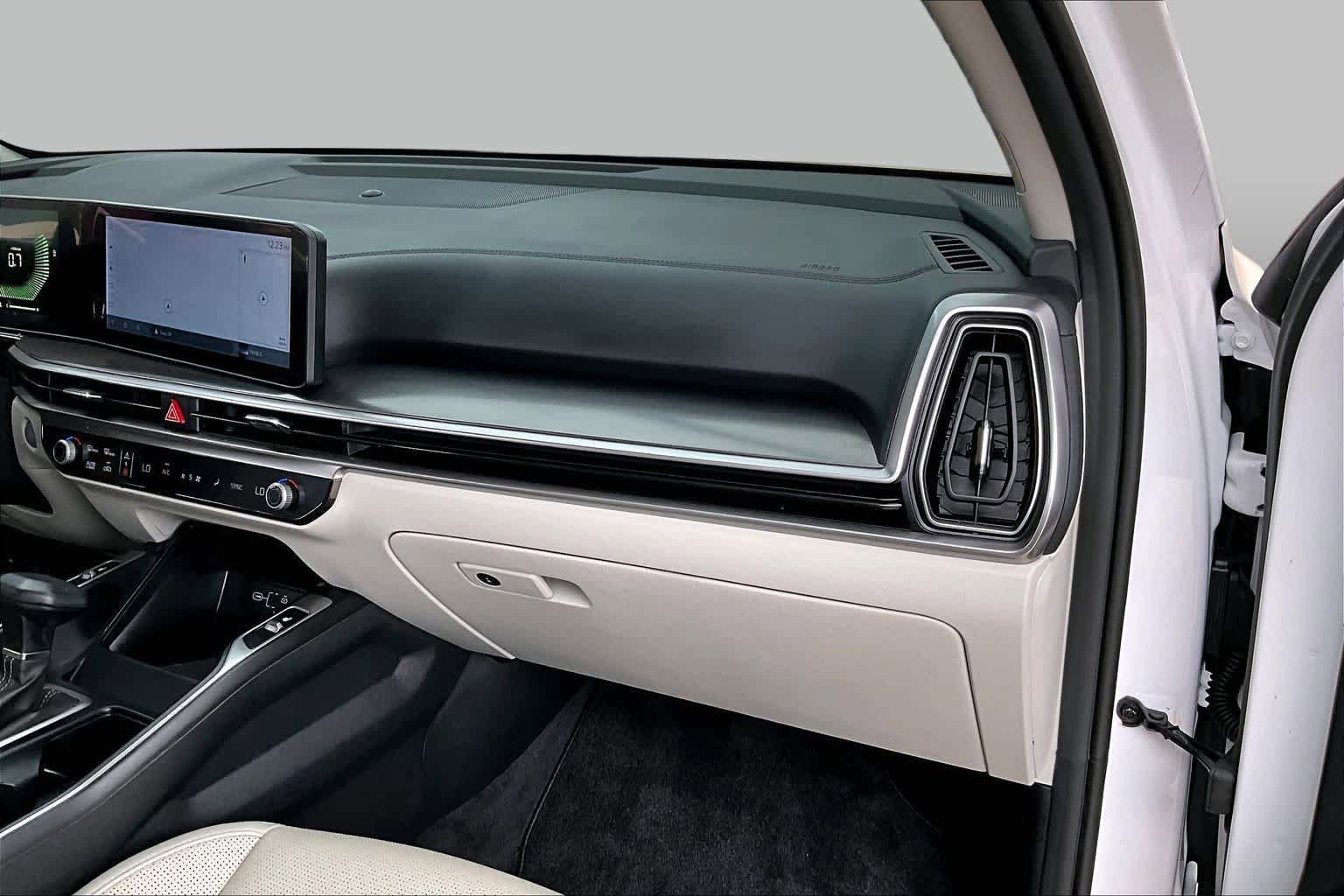 Used 2025 Kia Sorento S FWD image 18