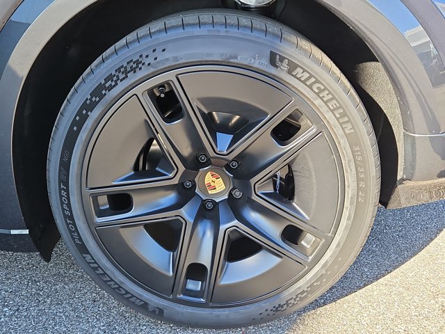 New 2026 Porsche Cayenne Electric AWD/4WD image 12