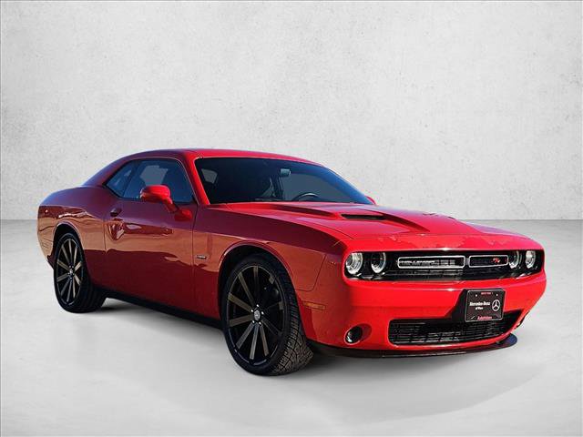 Used 2017 Dodge Challenger R/T image 3