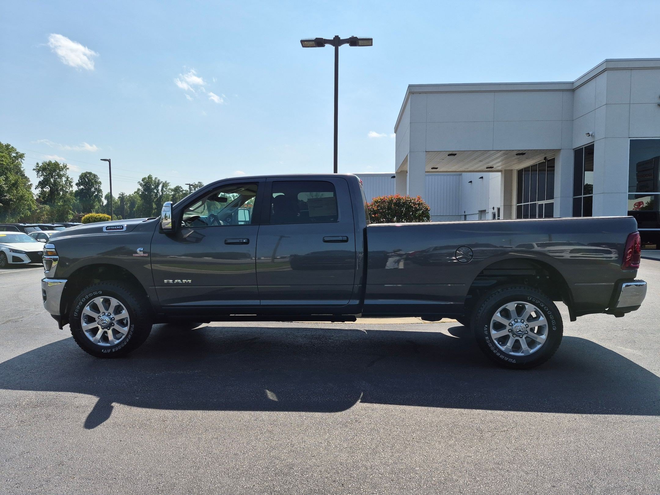 New 2026 RAM 2500 Laramie AWD/4WD image 8