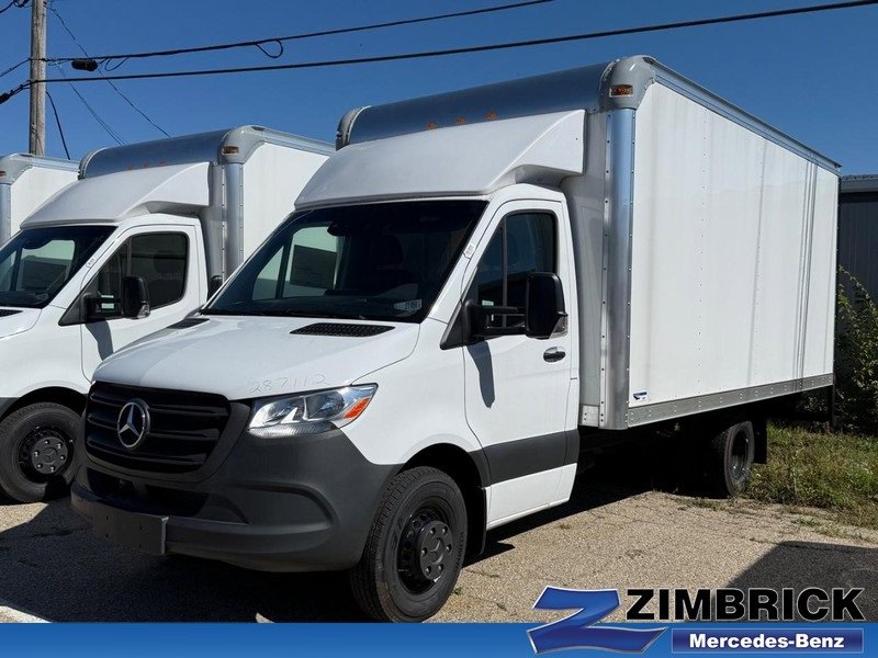 New 2024 Mercedes-Benz Sprinter 4500 image 1