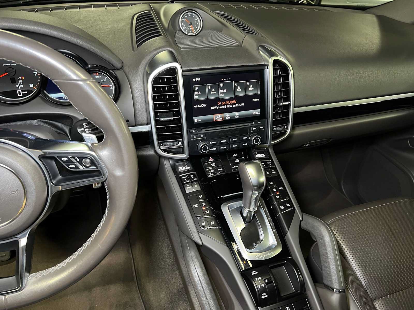 Used 2018 Porsche Cayenne AWD/4WD image 33