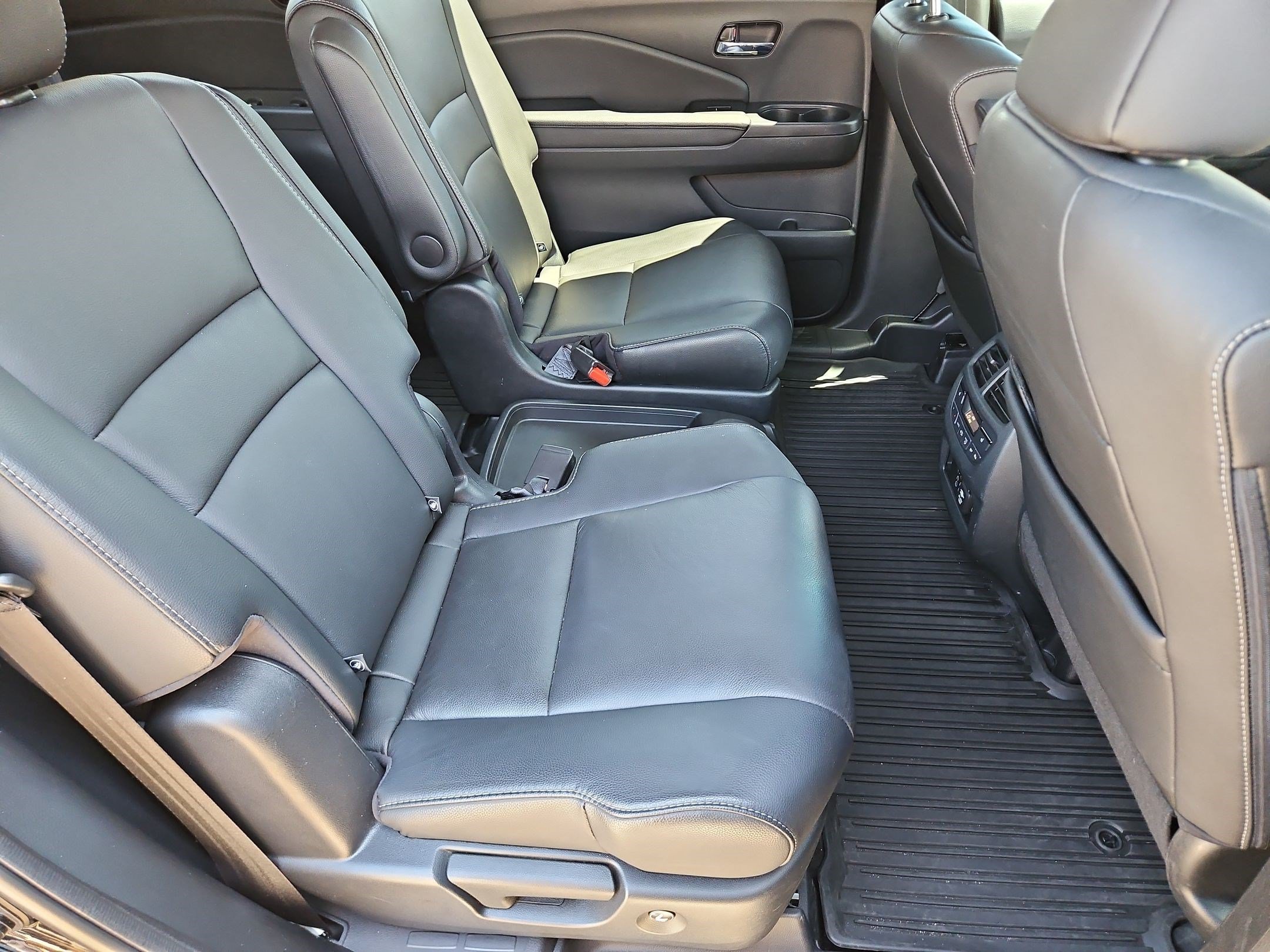 Used 2022 Honda Pilot Touring image 28