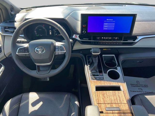 Certified 2025 Toyota Sienna Limited image 13