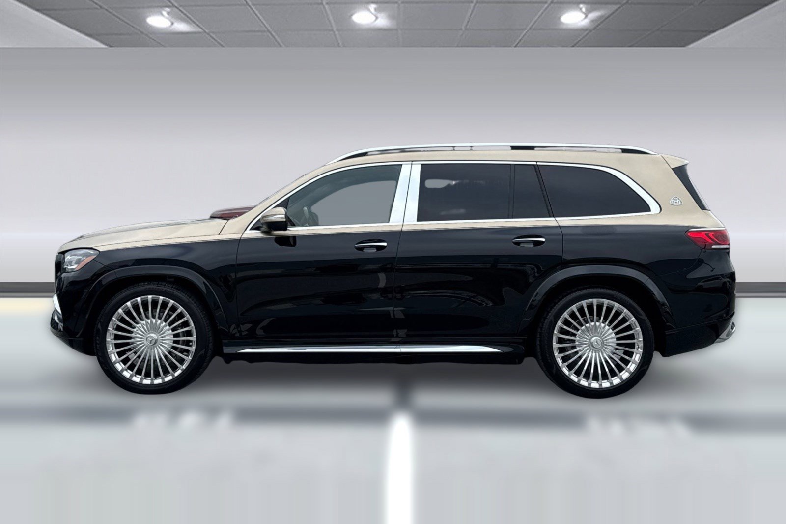 Certified 2023 Mercedes-Benz Maybach GLS 600 4MATIC image 2