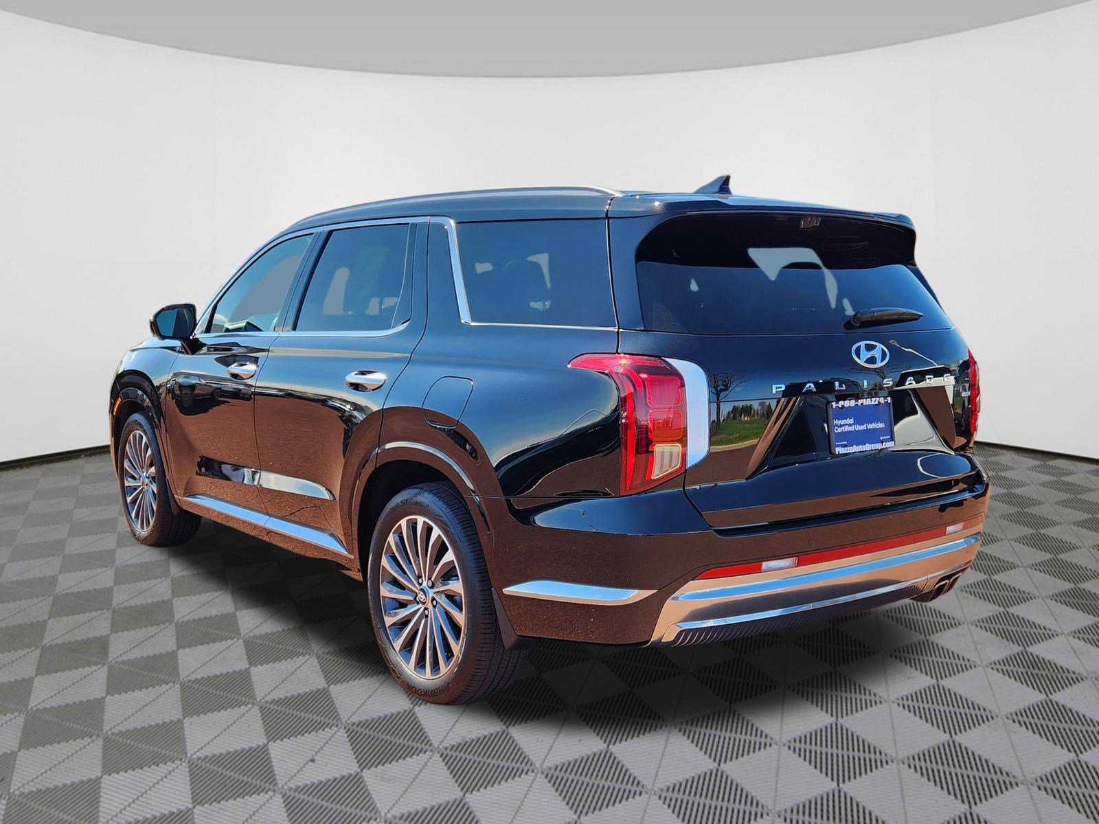 Used 2025 Hyundai Palisade Calligraphy AWD/4WD image 3